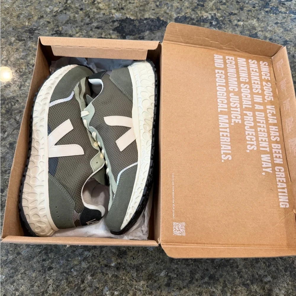 VEJA CONDOR ROYALE ALVEOMESH RUNNING SHOES - Picture 10 of 12